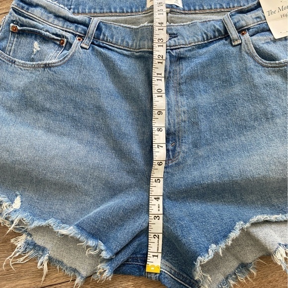 NWT Abercrombie & Fitch The Mom Shorts High Rise Distressed Women’s 35 - Picture 10 of 14